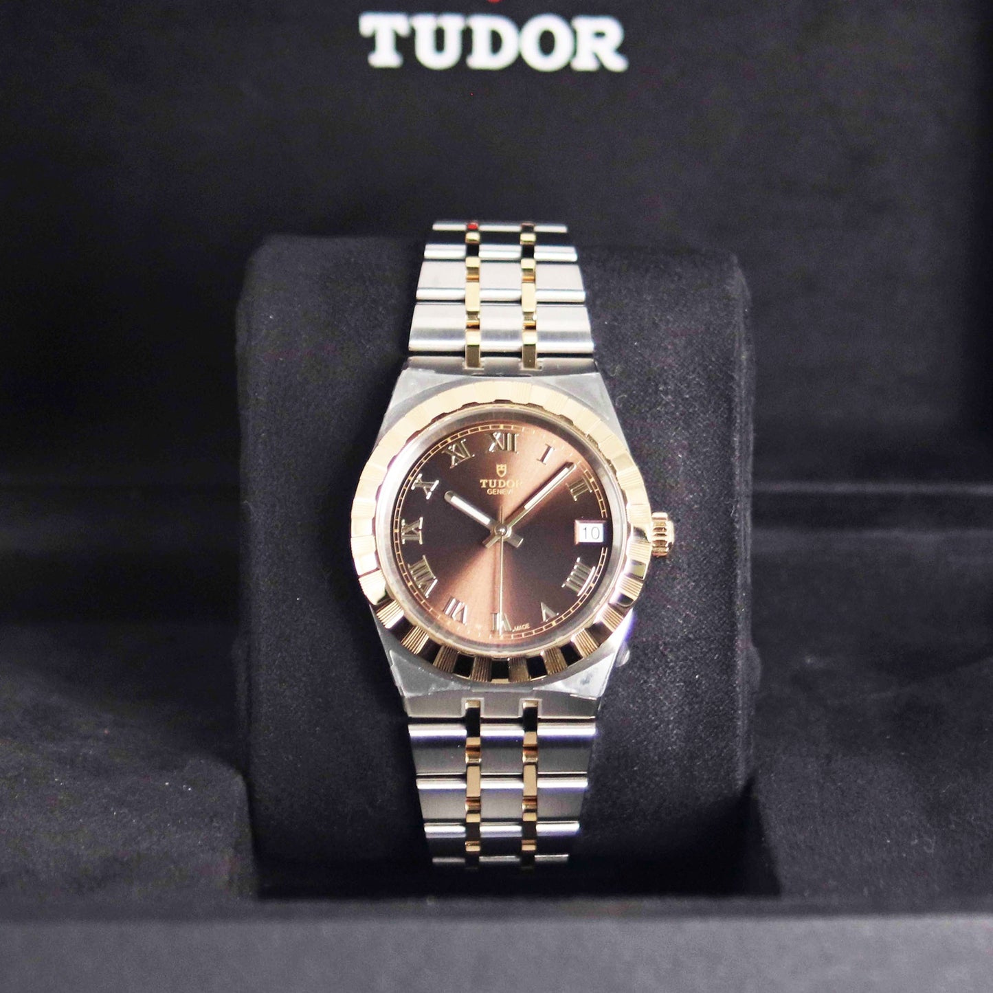 TUDOR Royal M28403-0008 裏面ブレスレット