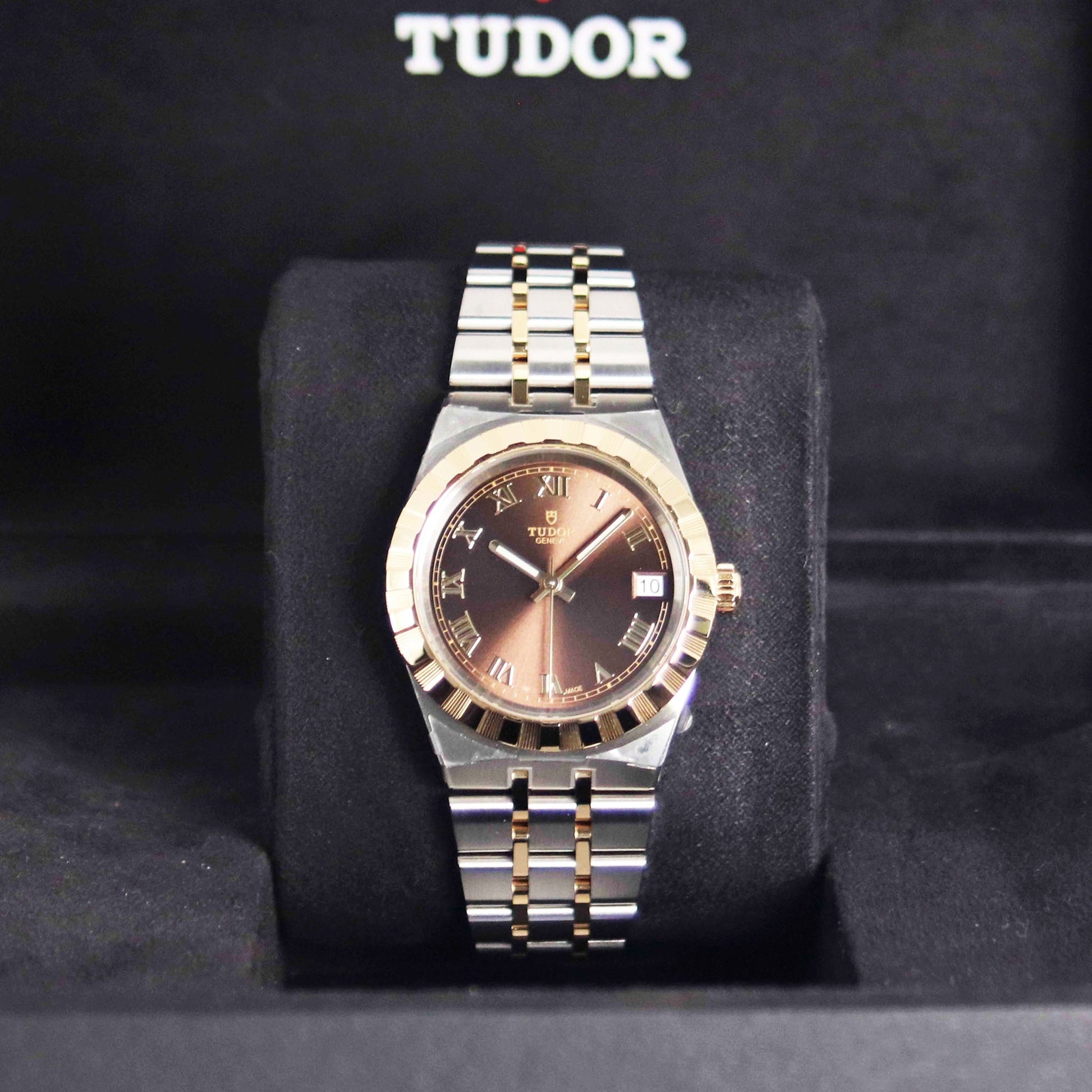 TUDOR Royal M28403-0008 裏面ブレスレット