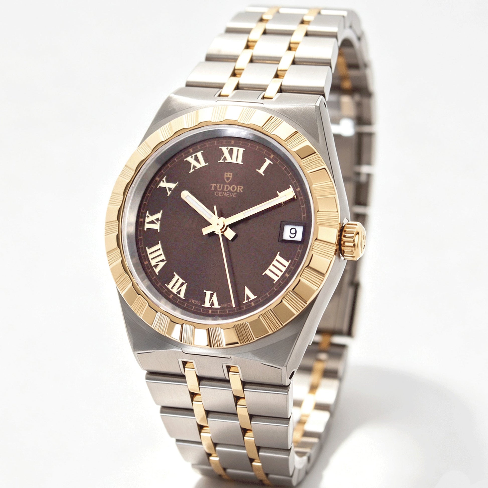 TUDOR Royal M28403-0008 クラスプクローズアップ