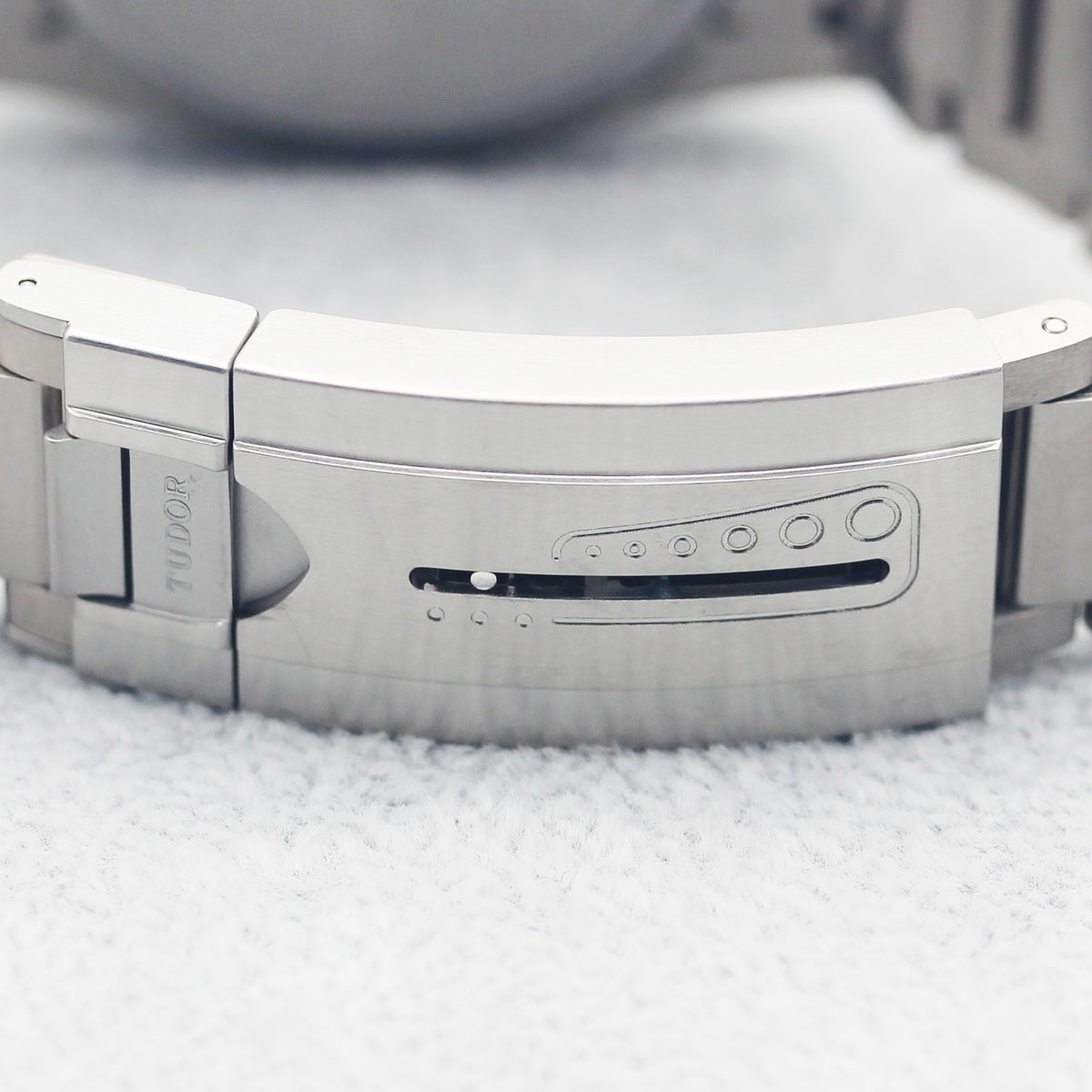 TUDOR Pelagos 42mm ブラックダイアル チタン 自動巻き ダイバーズ